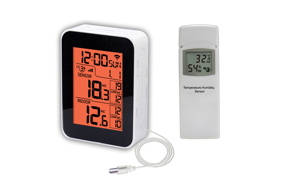 Wireless Thermometer with outdoor temperature sensor and WIFI connection